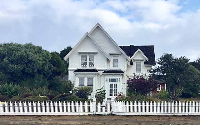 Many romantic B&B or AirB&B in Mendocino on the coast
