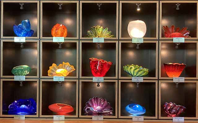 For sale Chihuly glass